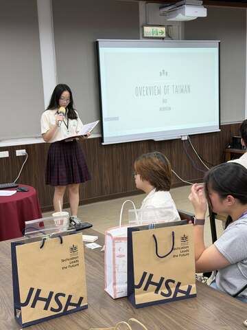 錦和高中今天超熱鬧！美國哈佛西湖高中來訪(共6張)