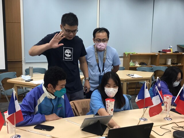 與法國學生相見歡