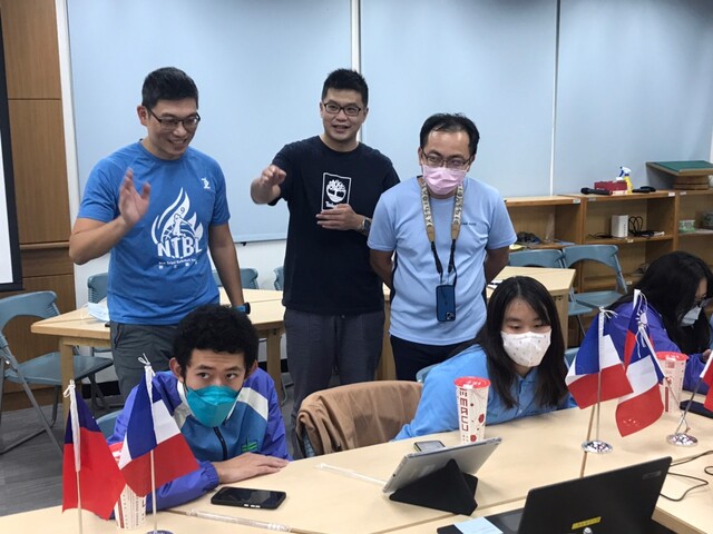與法國學生相見歡